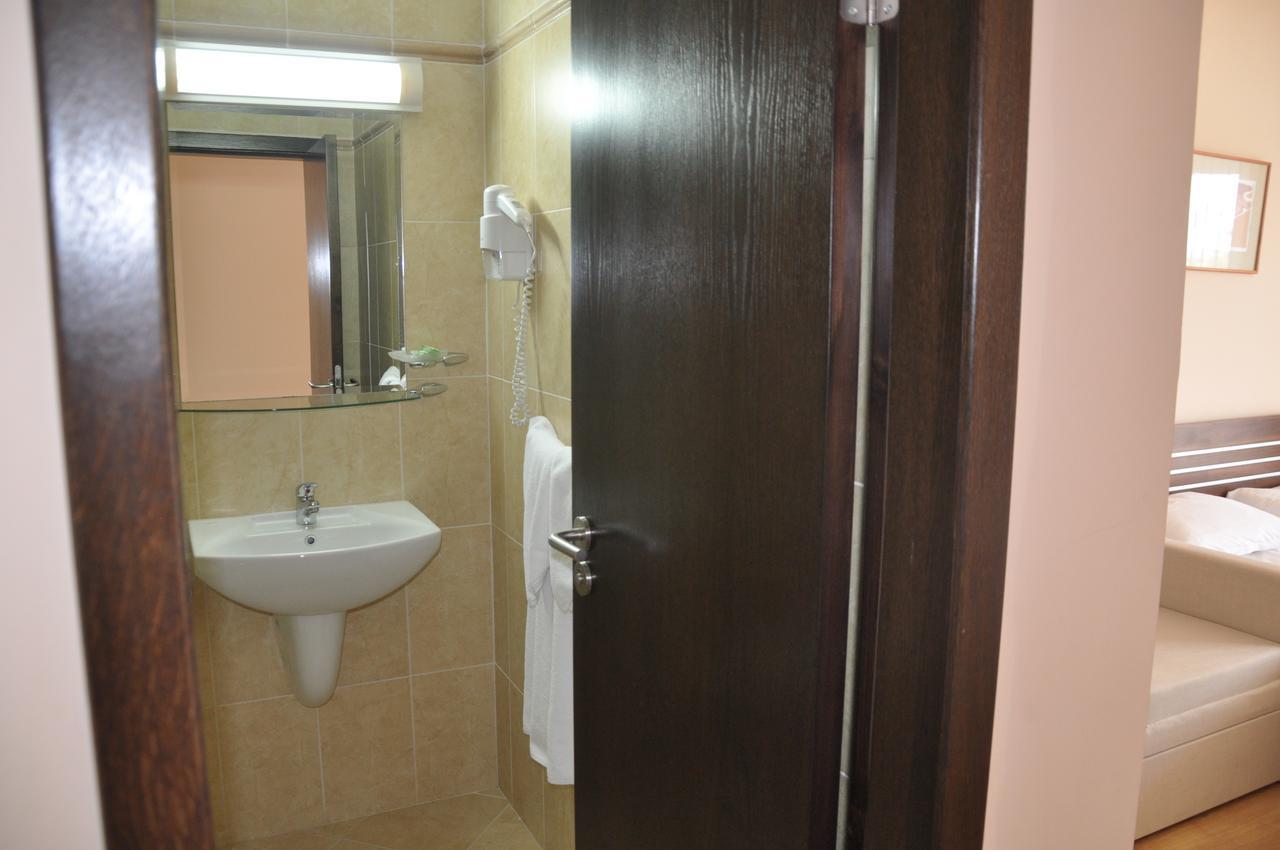 Luxor Apartments Pomorie Exterior foto